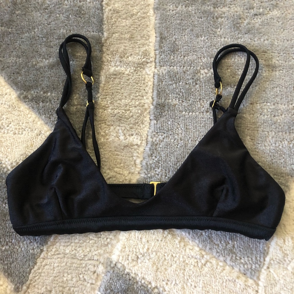 Basic black top size M